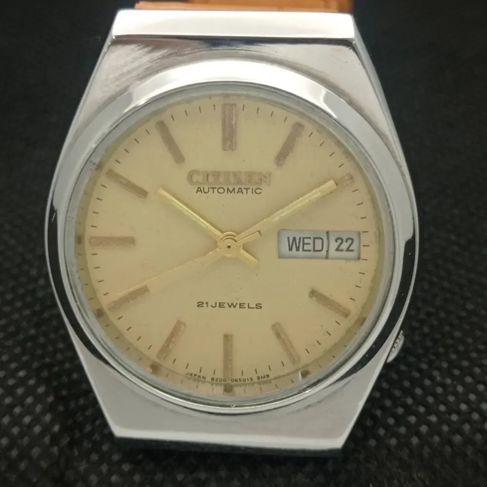 Vintage 1986 Citizen Automatic Mens Silver Watch W/daydate & Gold accents